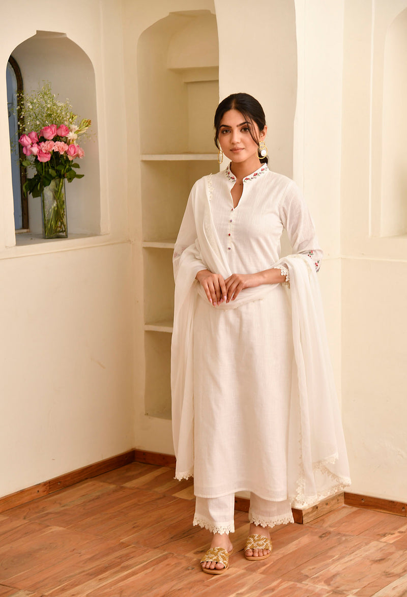 White Straight Fit Embroidered Collar Kurta Set With Organza Detail